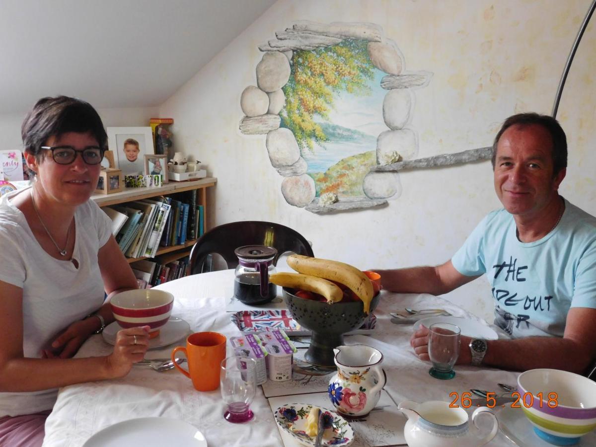 Chez Nous. B & B Bassy Eksteriør bilde